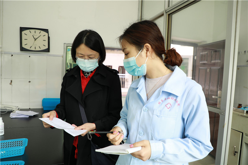 护理专家在张华卫生院开展指导工作.JPG